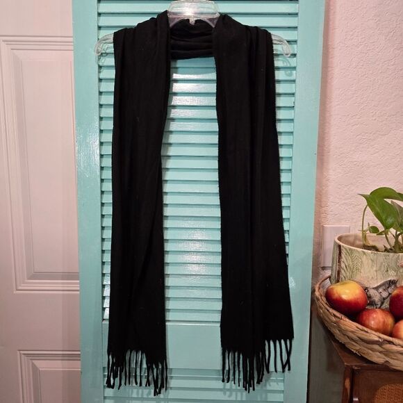 Black and Red Plaid Scarf - Picture 2 of 2